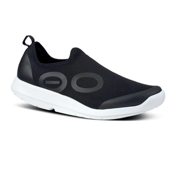 OOFOS Men\'s OOmg Sport Low Shoe in White/Black Size 11 main image 2